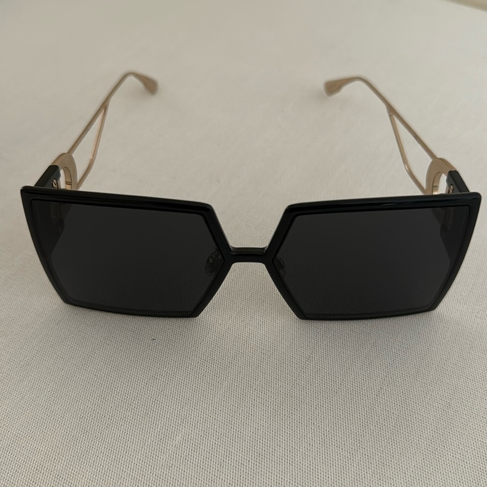 Dior 30Montaigne SU Sunglasses